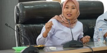 Aprliani Puspitawati Soroti Tumpukan Sampah Berhamburan di Sudut Kota Kendari