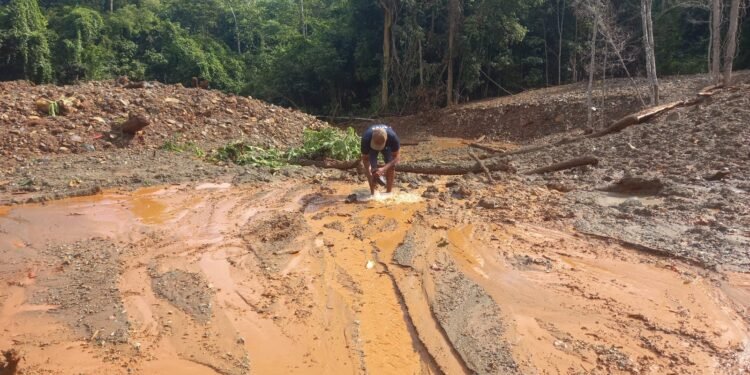 Longsor Berulang di PT Alamharg, Pipa Air Bersih tiga Kecamatan Patah